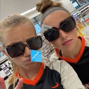 Meet your Posher, Hailey